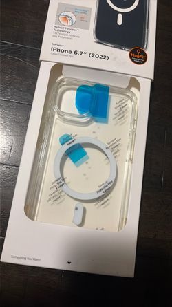Spigen Crystal Hybrid MagFit iPhone 6.7" (2022) Case