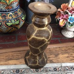 Giraffe candle holder