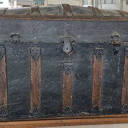 Antique Trunk Chest Came Over On The Boat