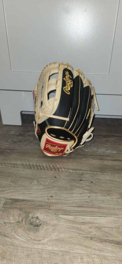 Rawlings Heart of the hide 12.5" contour fit r2g baseball glove