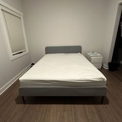 Queen Bed Frame With Mattress 