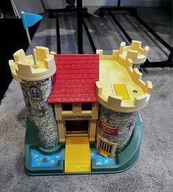 Vintage 1974 Play Family Castle #993 Fisher Price Little People *Castle Only*
