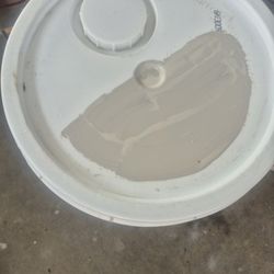 Pinturas Bonitos Color Nueva Marca Behr $95 Cada Una 