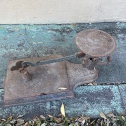 Heavy Vintage Iron Metal Scale.  Yard Home Decor