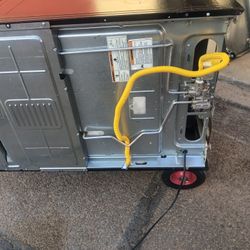 Whirlpool WFG 510SOAB 30-in Freestanding Gas Range 4 Burners