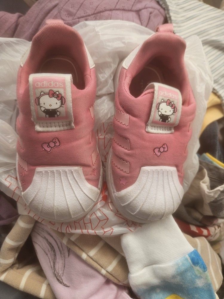 Hello Kitty Adidas