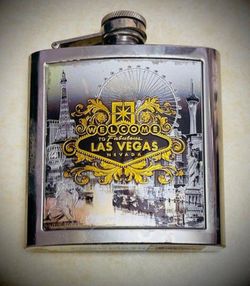 HIP FALSK LAS VEGAS NEVADA SOUVENIR GIFTS FOR MEN & WOMAN. STAINLESS STEEL, 6 OZ
