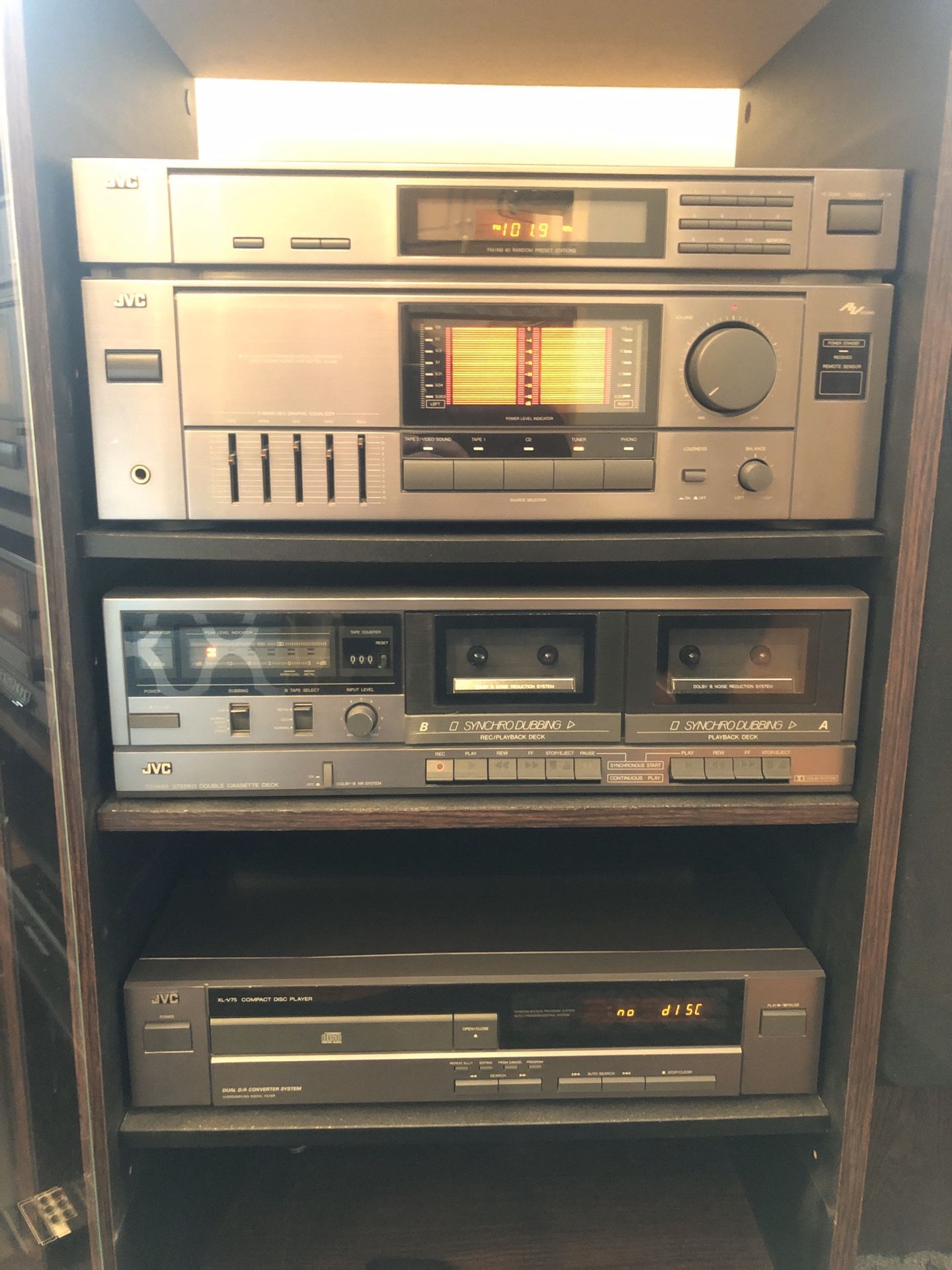 Vintage 1992 JVC Stereo System w/console, CD Player, Dual Cassette Player, AM/FM Stereo Receiver w/Remote! 2-36” Tower Speakers Included!! Excellent
