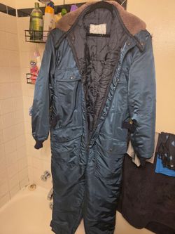 Mens snow suit size XL