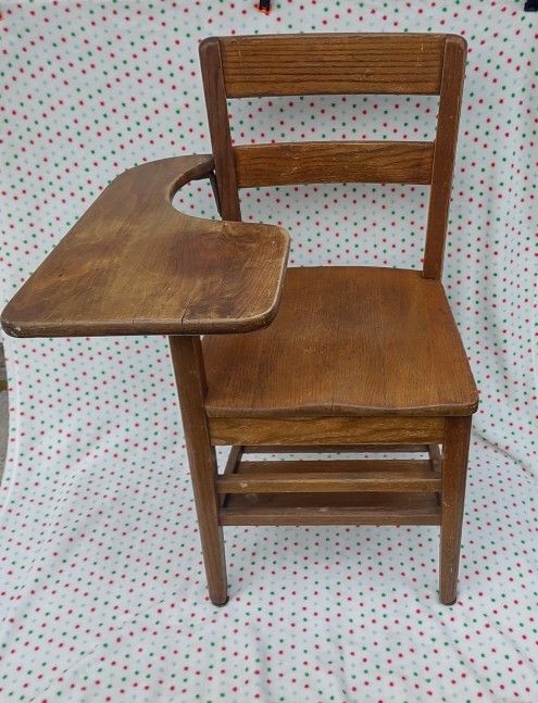 24ʺW × 25ʺD × 33ʺH Antique Early American Solid Wood Student Desk Chair