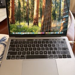 MacBook Pro 2018 (w/ Touch Bar) 13”