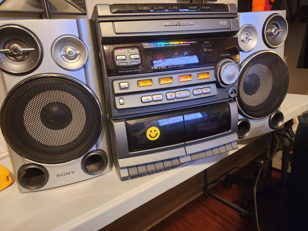 Home Stereo Phillips MAGNAvOX