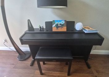 Yamaha YDP -145 digital piano