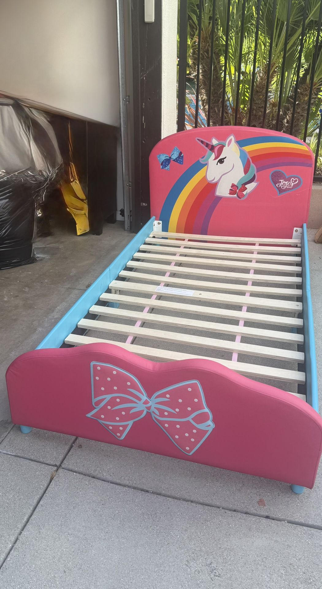 Kids Bed With Mat