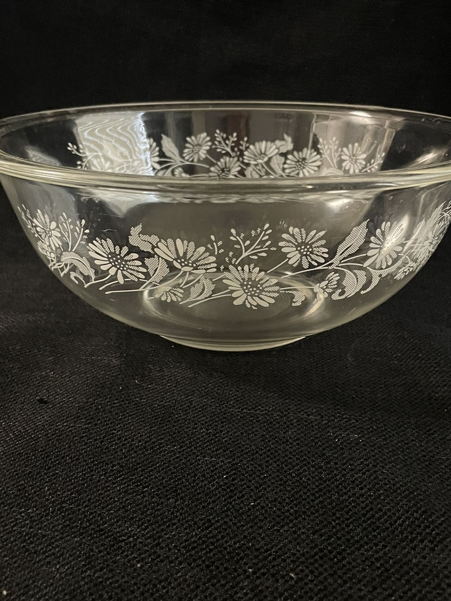 Pyrex “colonial mist” Mixing Bowl 2.5L
