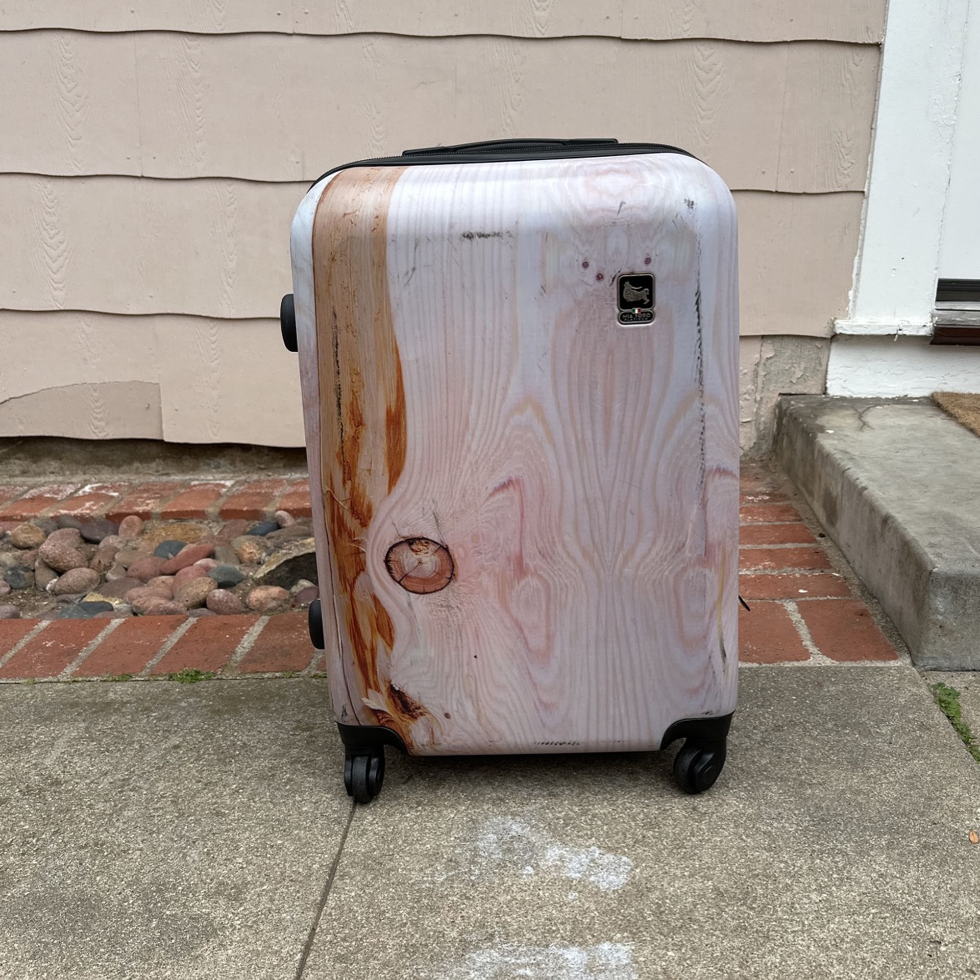 Mia Toro Luggage