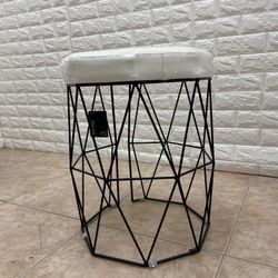Aesthetic stool 