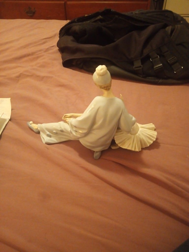 Lladro Figurine Closing Scene Ballerina Stunning Collectible

