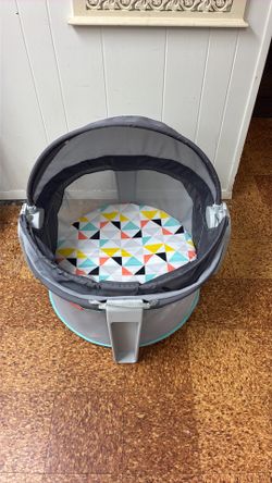 Fisher-Price On-the-Go Infant Dome Portable Bassinet and Play Space
