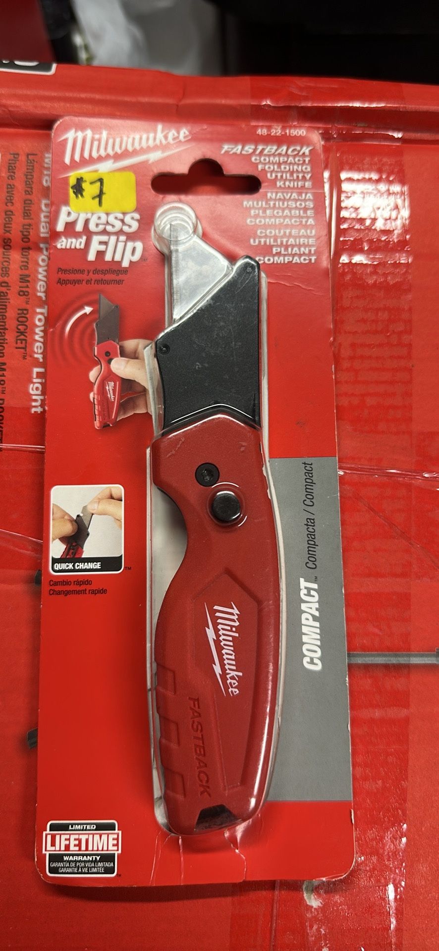 Milwaukee FASTBACK Compact Folding Utility Knife with General Purpose Blade