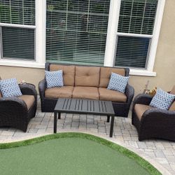 4 Piece Wicker/Rattan Outdoor Patio Set