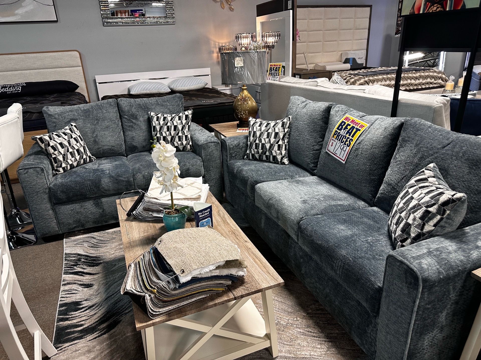 Amazing sofa loveseat! $1299 💙🚨🔥