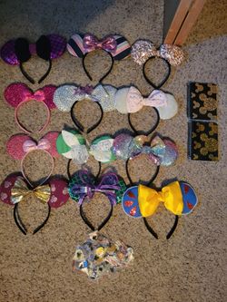 Minnie ears, pins, and 2 autograph books