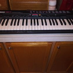 Yamaha PSR-3 Keyboard