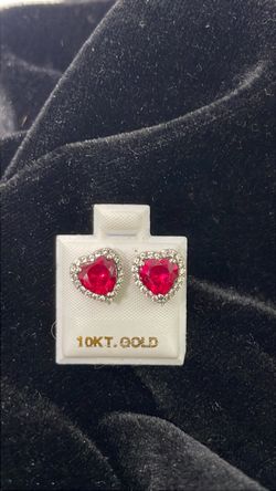 10kt gold heart CZ stud earrings