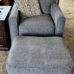 La-Z Boy Gray Armchair with Ottoman - Kennedy