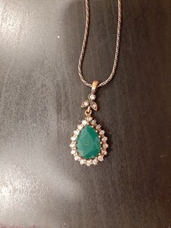 Vintage Style green teardrop pendant necklace