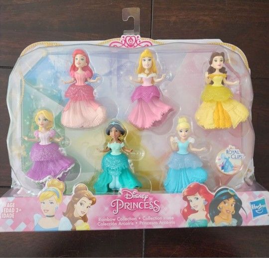 disney princess changeable dresses Disney princess 6 doll gift set with interchangeable dresses for Sale in  Fort Lauderdale, FL