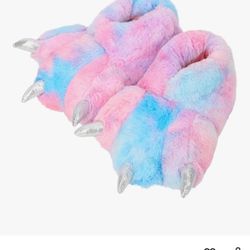 SIZE 7 MONSTER FEET FUZZY SLIPPERS 
