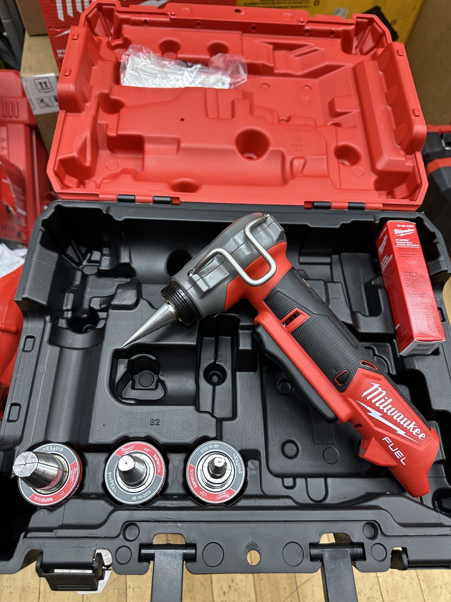 Milwaukee M12 Fuel ProPex Expander Kit