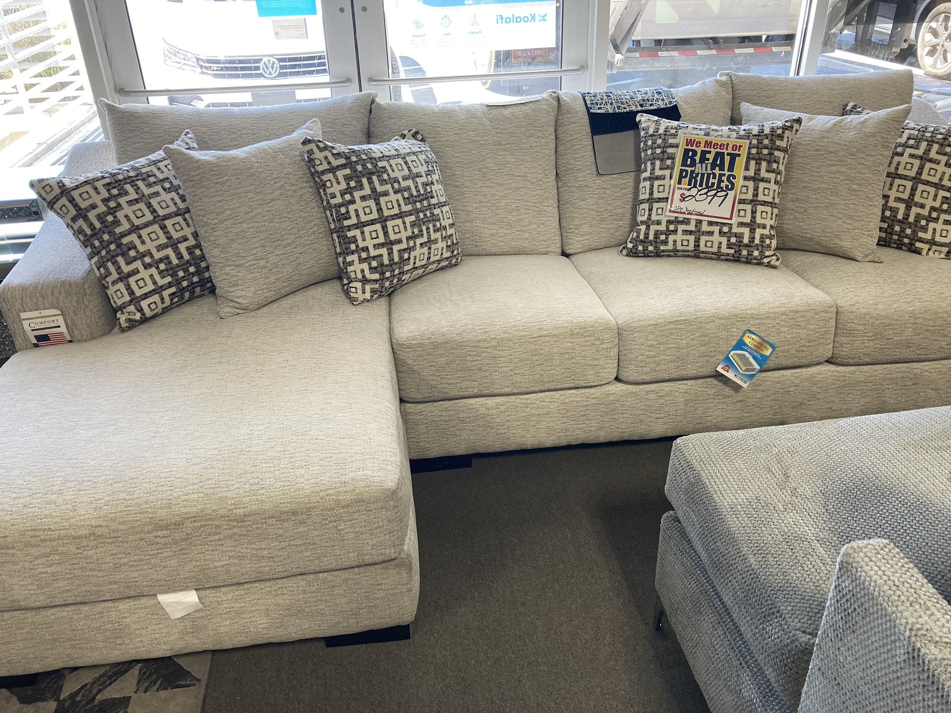 Stunning Sectional ❤️😌❤️ Easy Purchase ✅✅