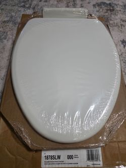 New Open Box Mayfair Ashton by Bemis Easy to Clean Single Hinge Toilet Seat, Modern Slow Close Wood Toilet Seat, Made in USA, Elongated, White