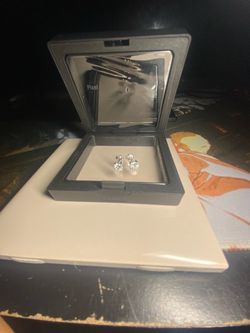 5mm STUD EARRINGS VVS MOISSANITE