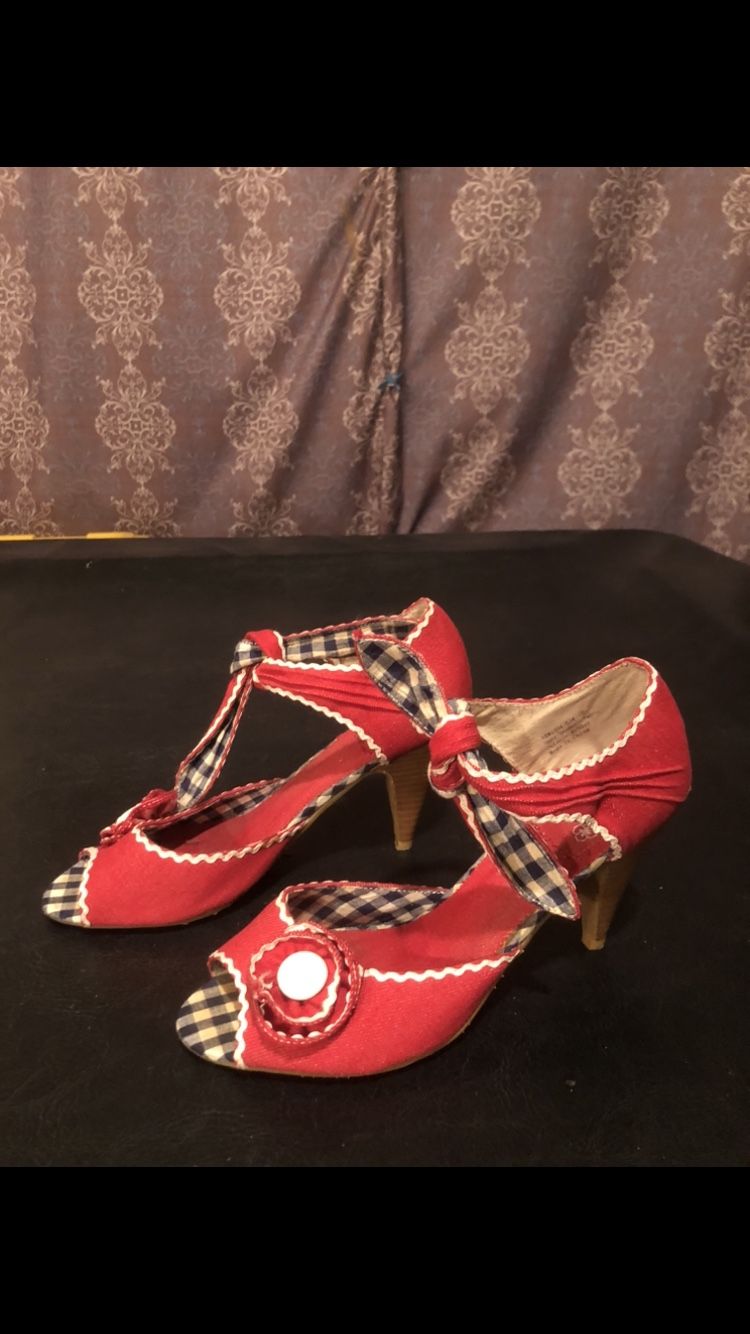 Y2k Heels Size 9 