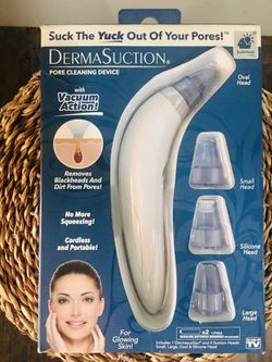 DermaSuction Pore Cleaning Device