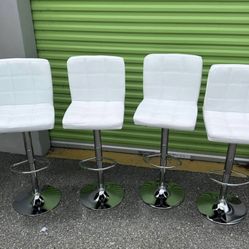WHITE BAR STOOLS - SILVER BASE