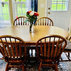 Dining Table With 2 Leaf And 6 Chairs
