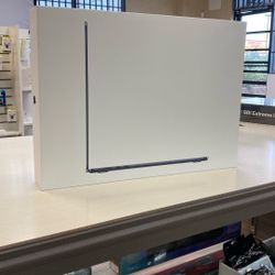 15” MacBook Air With M4 Chip 16GB/256gb SSD