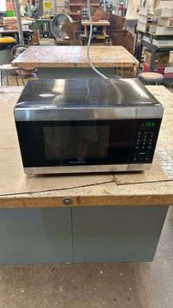 1100 W Black & Stainless Clean Microwave