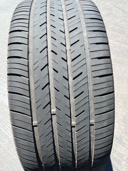 UNIVERSAL 6 holes Toyota ford Chevy dodge 2 pieces rims and tires 22”