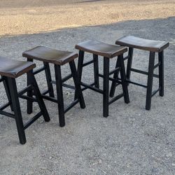 Set of 4 Saddle Seat Wood Bar Stools Black Base Rustic Brown Top Backless

