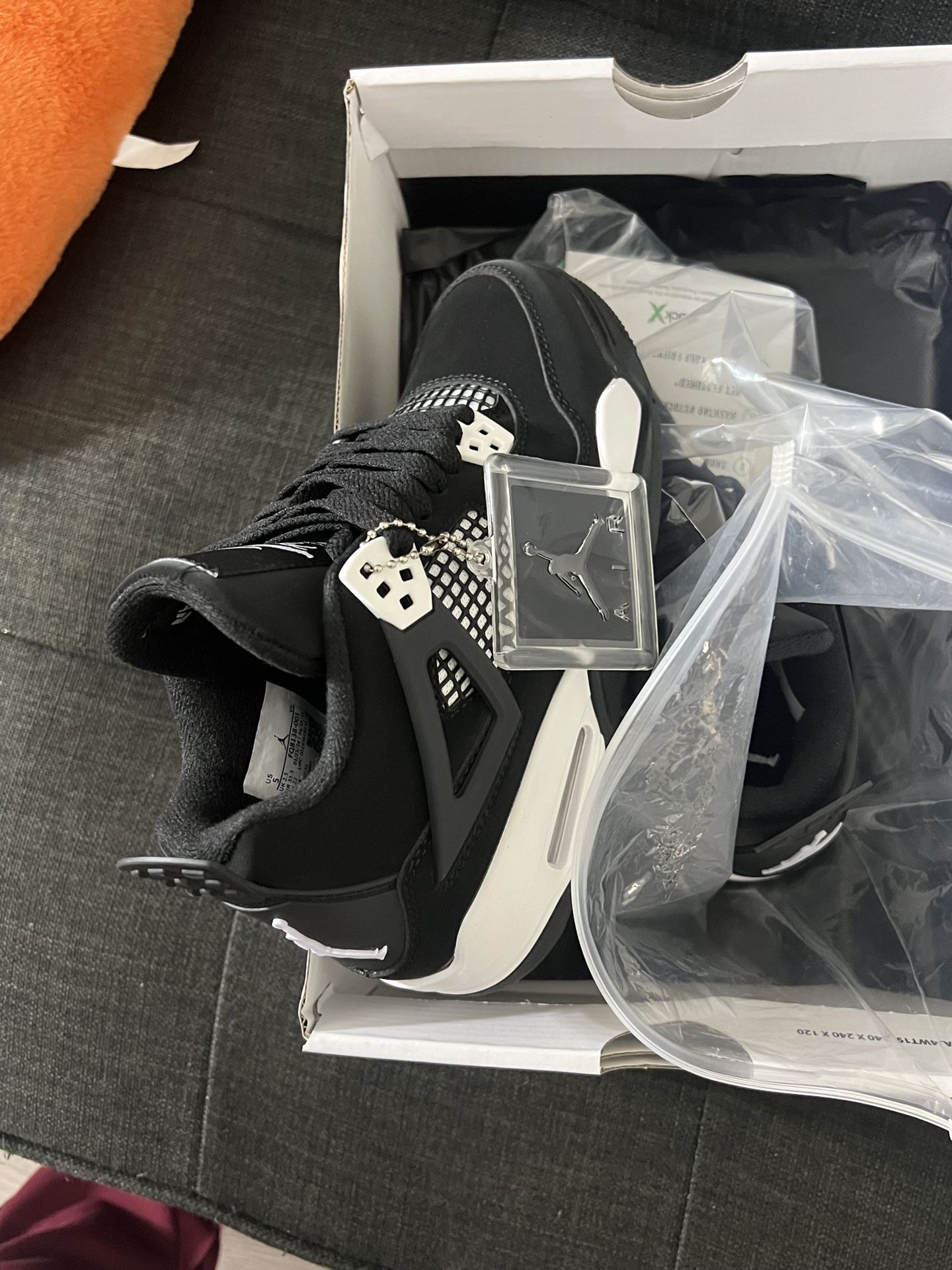 Air Jordan Retro 4 White Thunder Sz 5