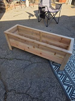 Cedar planter box