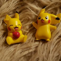 Vintage/RARE 1997  POKEMON Pikachu Action Figures Lot of 2