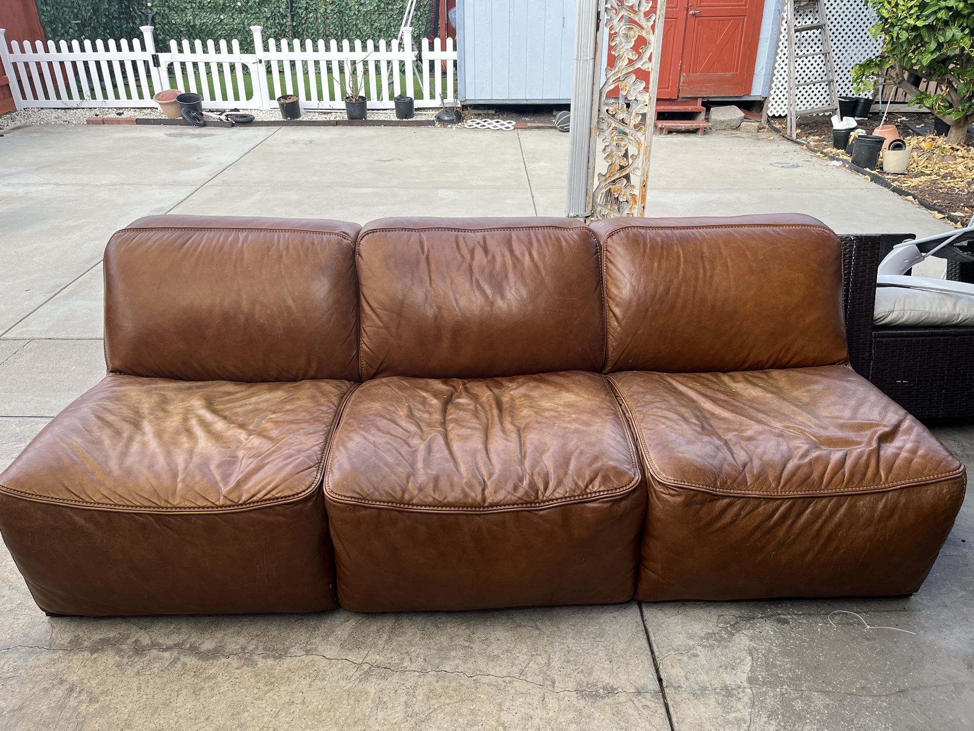 SOFA LEATHER (Honey Burton ) 91 “