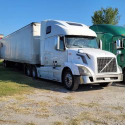 2015 vovol vnl d13 600k.miles clear title